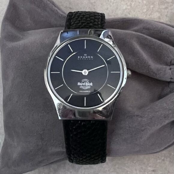 Skagen Denmark Hard Rock Cafe Hollywood FL Wrist Watch Black Lizard Band WORKS! - Picture 1 of 7